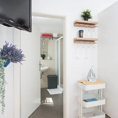 Center Near-beach-free-garage-parking