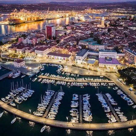 Center Near-beach-free-garage-parking Apartman *