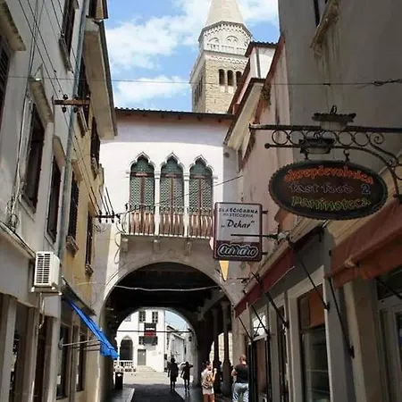 Апартаменты Center Near-beach-free-garage-parking