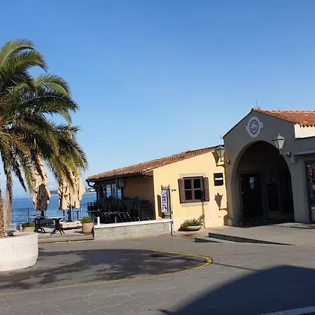 Center Near-beach-free-garage-parking