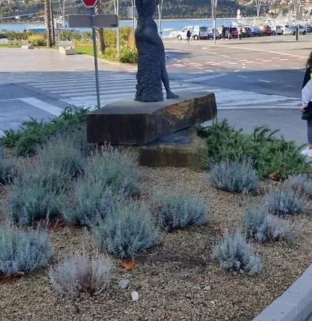 Center Near-beach-free-garage-parking