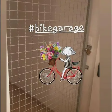 아파트 Center Near-beach-free-garage-parking *