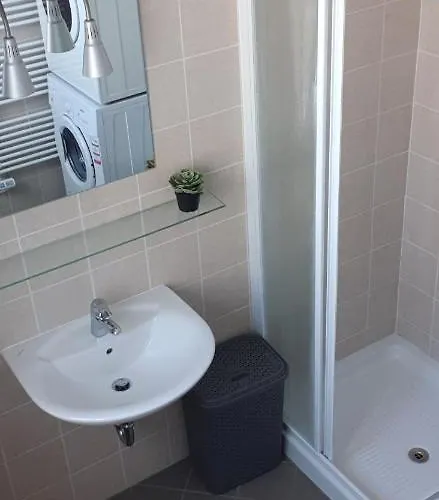 公寓 Center Near-beach-free-garage-parking *