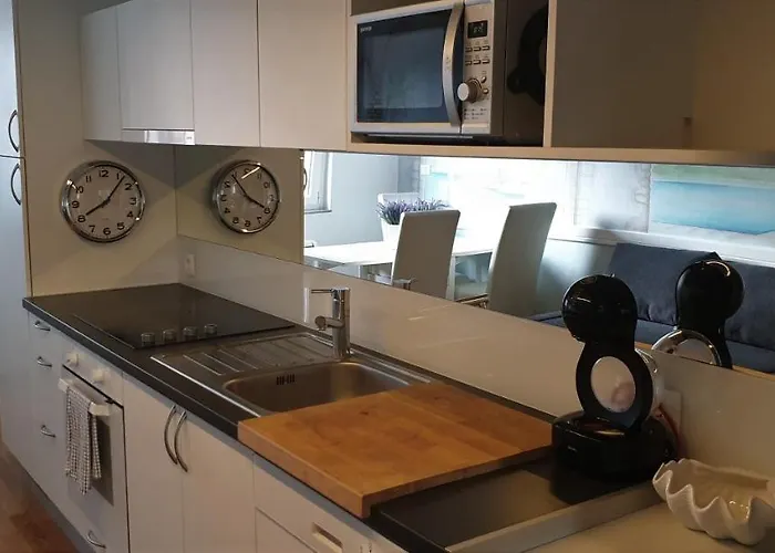 Center Near-beach-free-garage-parking شقة