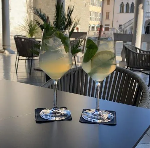 Center Near-beach-free-garage-parking 科佩尔